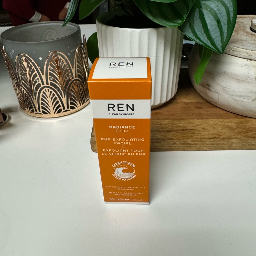 REN Clean Skincare- Radiance PHA Exfoliating Facial
